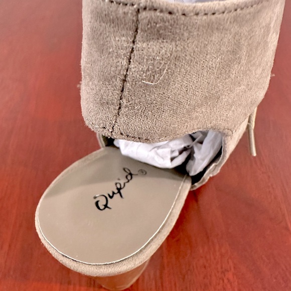 Lace Up Block Heels - Picture 6 of 16